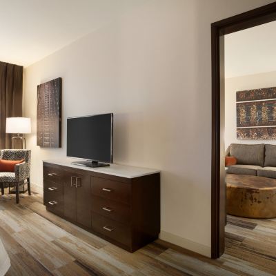 Hearing Accessible One Bedroom King Suite