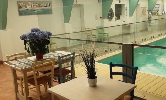 Hotel Aux Rochers de l'Ocean - Housity