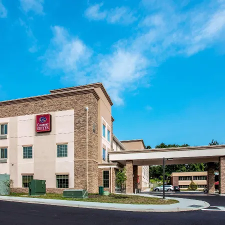 Comfort Suites Fishkill Near Interstate 84 Отели в г. Фишкилл