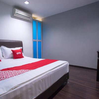 Standard Double Room (Queen) Kupon OYO 90281 Hotel Taj (seksyen 13)