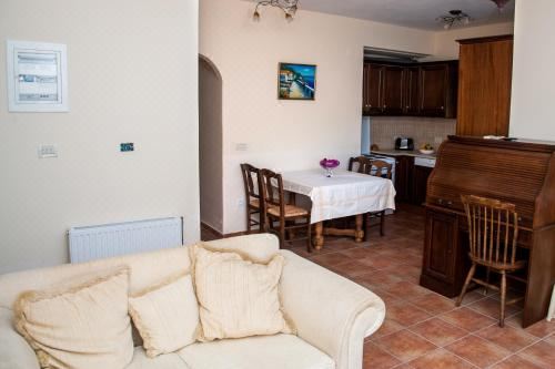 别墅克里斯汀-带共用泳池的两卧室别墅