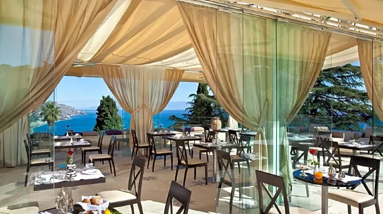 ザ アシュビー ホテル 食事・レストラン