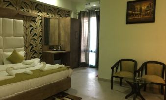 Hotel Ratan Royal Inn - Housity
