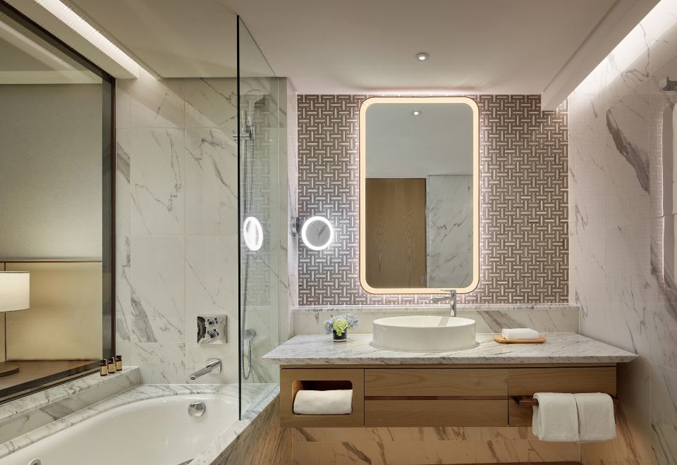 湖景豪華雙床房