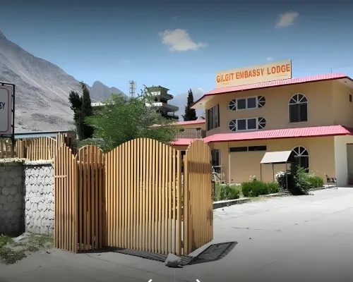 Gilgit Embassy Lodge فنادق في جيلجيت