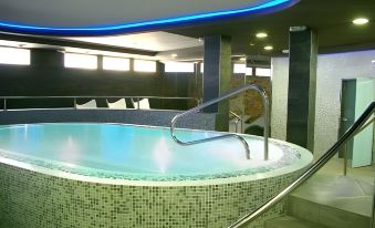 Apartahotel & Spa Jacetania - Housity