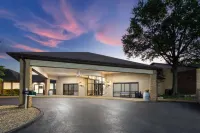 Baymont Inn and Suites by Wyndham Farmington, MO Hotels in 
