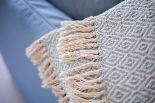 带阳台的三卧室公寓