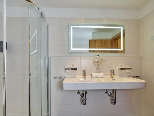 两卧室公寓 - 带露台