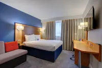 Holiday Inn Express 納尼頓 住宿飯店