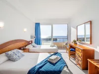Hostal Port Corona