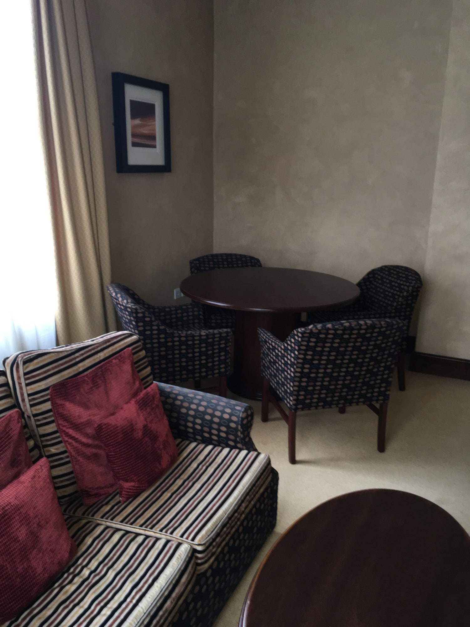 套房配有双人床