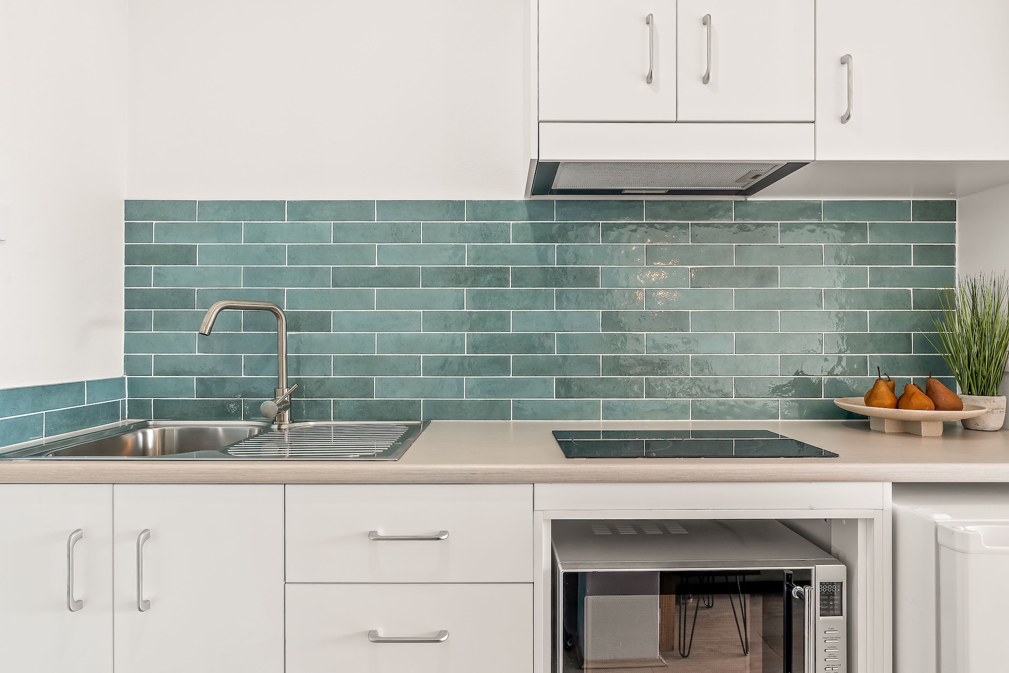 行政开间， 1 张大床， 海洋景观