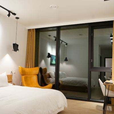 Deluxe King Room Aurora Villa Promo Code