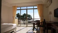 Emerald Hotel & Restaurant Hotel di 