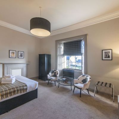 Deluxe Double Room, 1 King Bed, Non Smoking Allan Park Promo Code