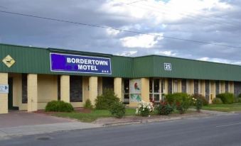 Bordertown Motel - Housity