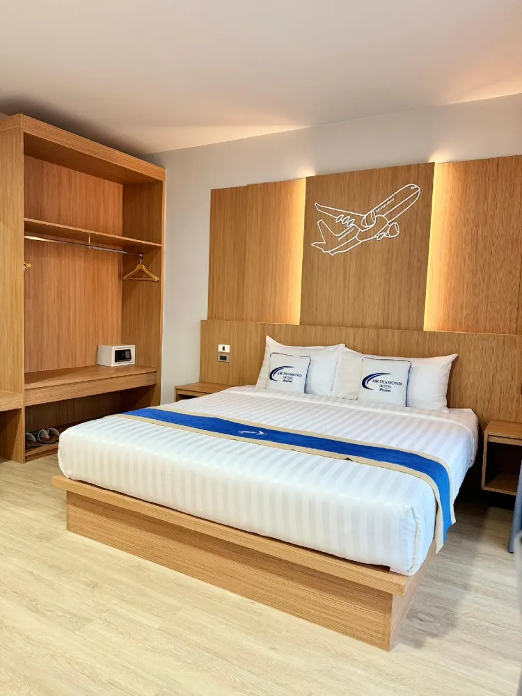 ห้องดีลักซ์ เตียงใหญ่ 1 เตียง