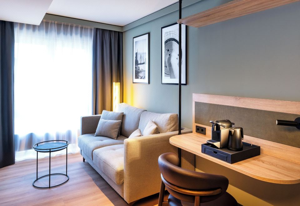 Radisson Hotel Düsseldorf City CenterSuperior Triple Room