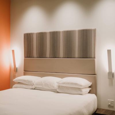 Standard Room, 1 King Bed, Non Smoking (Larger Room) CityFlatsHotel Grand Rapids Promo Code