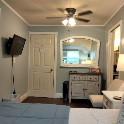 Basic Room, 1 Double Bed (Room 8) Cherokee Lodge Promo Code