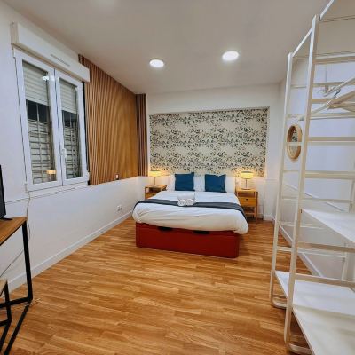 Family Room Hola Rooms Promo Code