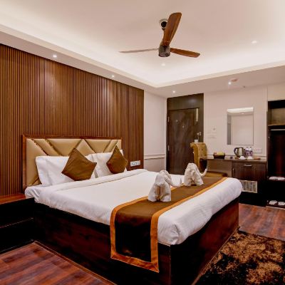 Family Studio The Lake Hotel Promo Code