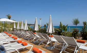 Grand Hotel Des Sablettes Plage, Curio Collection By Hilton