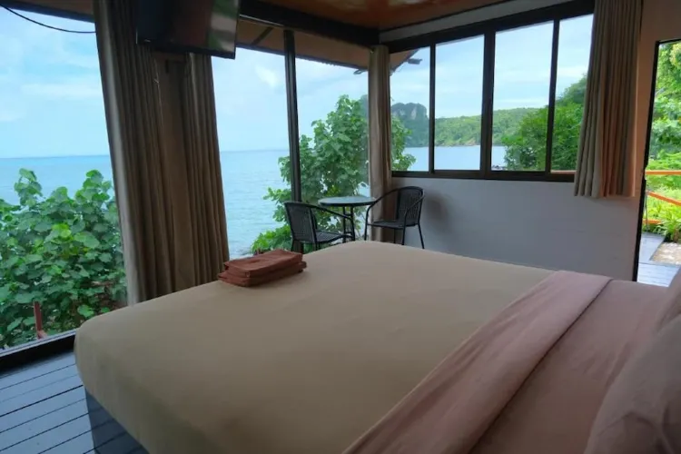 ดีลักซ์บังกะโลหน้าทะเลสไตล์สวีท