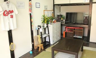 Guest House Carpe Hiroshima Koi - Hostel