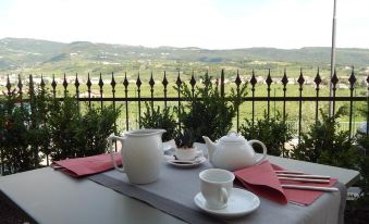 Hotel Villa Moron - Housity