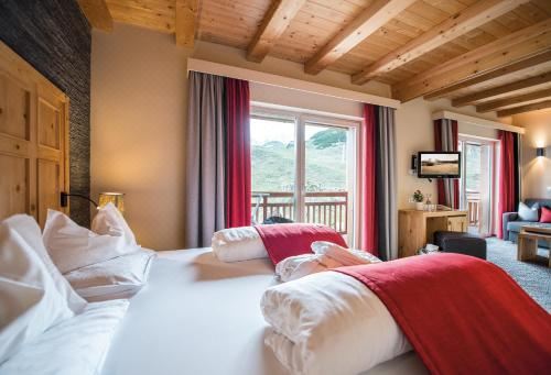 带阳台的小型套房