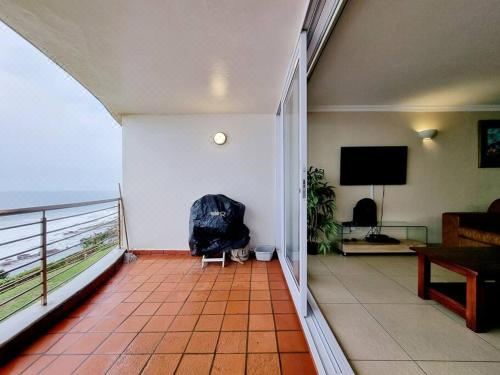 Ballito Chakas Cove 2 Bedroom Beachfront Gem! Apartment