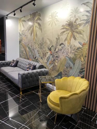 Jungle ApartmentOne-Bedroom Apartment