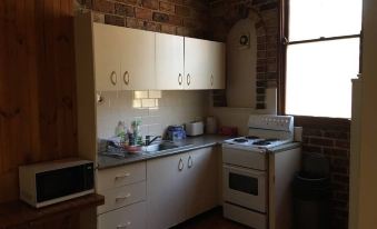 Spacious 3 Bedroom Terrace in Newtown