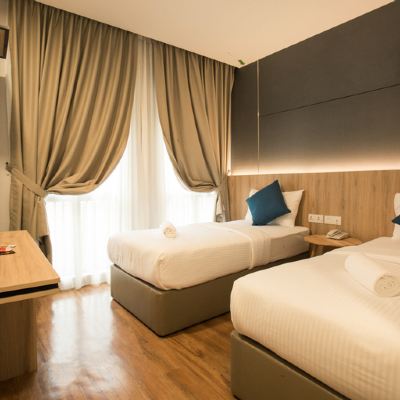 Bilik Standard Tanpa Tingkap 2 Katil Single Kupon CIQ HOTEL at Jalan Trus