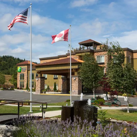 Holiday Inn Express & Suites SEQUIM by IHG Отели в г. Секим