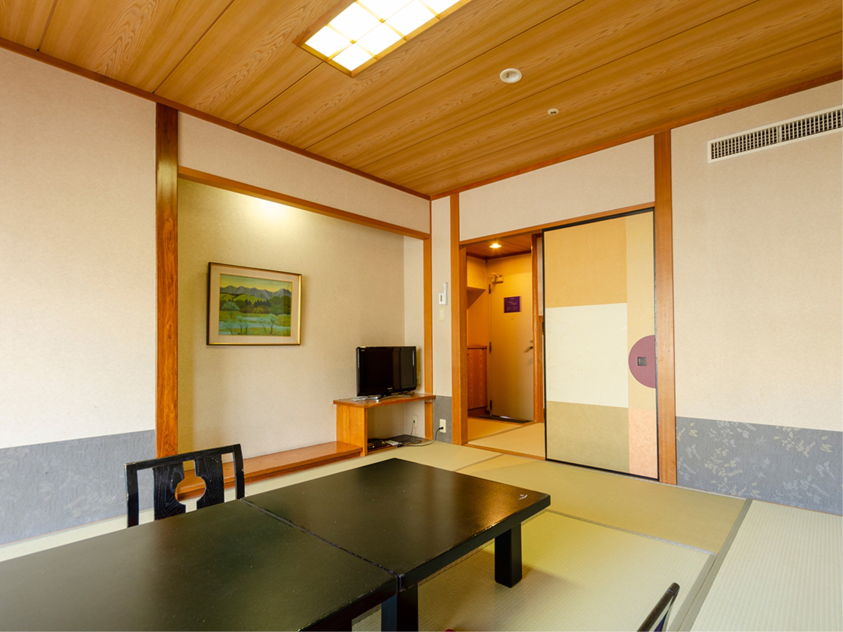 中央东馆 日式房 10榻榻米或12榻榻米，禁烟