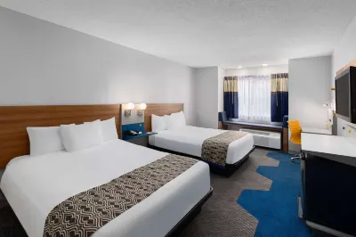 Microtel Inn & Suites by Wyndham Bowling Green Hotel di 