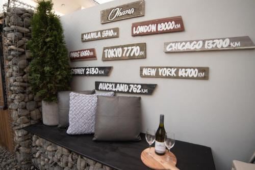 Hot Tub Under the City Lights Holiday Home