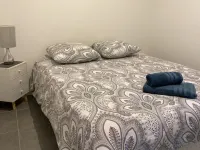 Superbe Appartement Centre Ville Avec vue sur la Mer. Lit et Chaise Haute Bébé فنادق في سيت