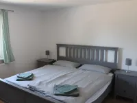 Moderne Ferienwohnung mit Großem Außenbereich, Familien- und Haustierfreundlich シュトルッペンのホテル