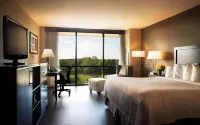 Grand Laurel Hotel