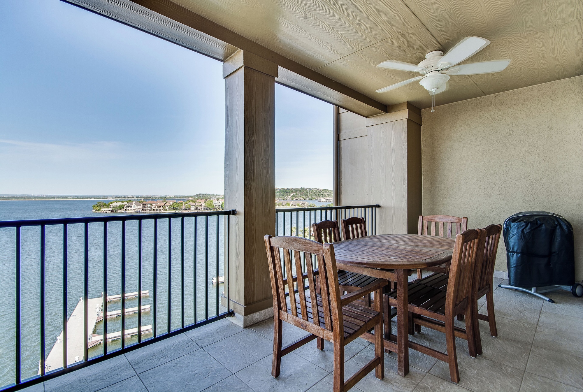 尊贵客房， 多张床