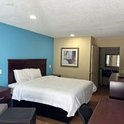 Deluxe Single Room, 1 King Bed, Non Smoking Super 7 Promo Code