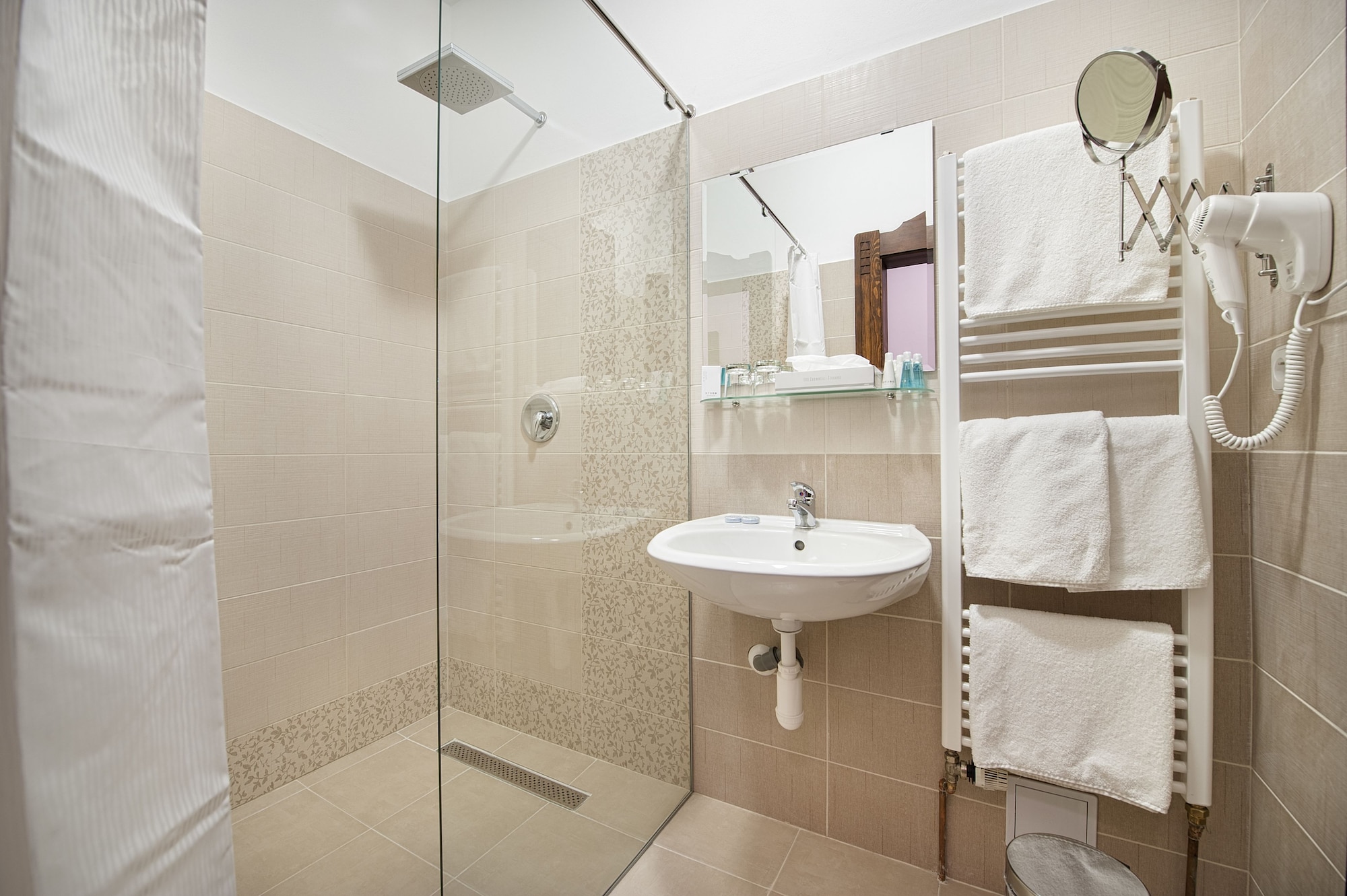 华丽双床房， 微波炉， 行政层