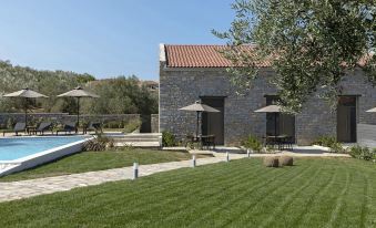 Lichnos Luxury Suites - Housity