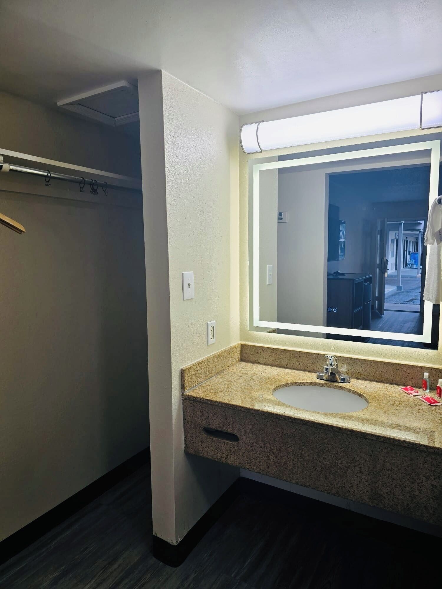 studios and tobacco 4 less & SUITES CHESAPEAKE Reviews, Deals & Photos 2026 Studios 4 Less Chesapeake, Chesapeake