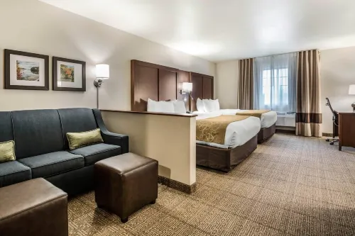 Comfort Suites at PAR 4 Resort