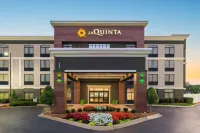 La Quinta Inn & Suites by Wyndham Clarksville Hotels in 